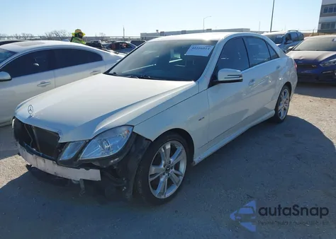 2012 Mercedes-Benz E 350 4Matic z USA, uszkodzony, nr VIN WDDHF8JB6CA547259